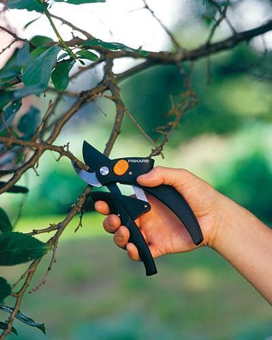 Секатор плоскостной рычажный Fiskars 111340/1001531